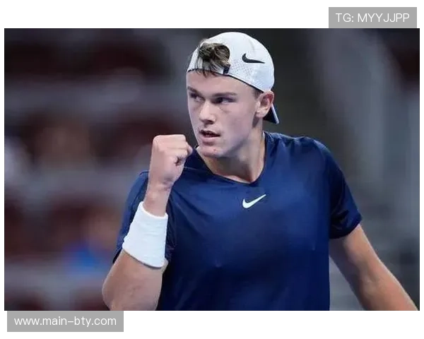 上海大师赛八强战激烈开打 鲁内因伤退赛 德约顺利晋级助力全场