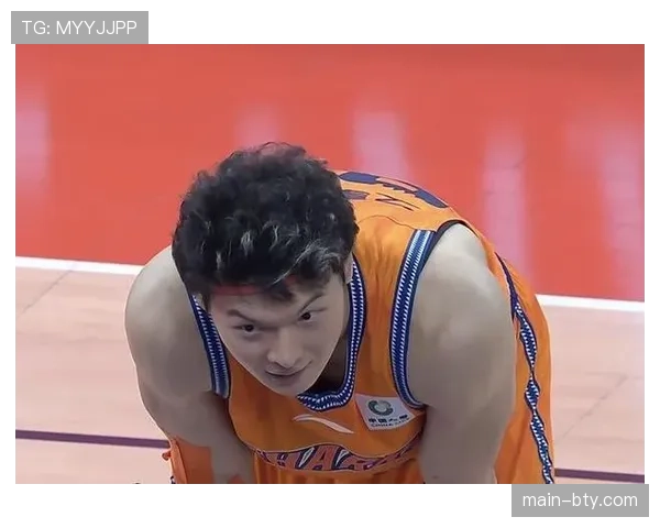 上海久事八连胜领跑积分榜 王哲林内线支柱作用凸显